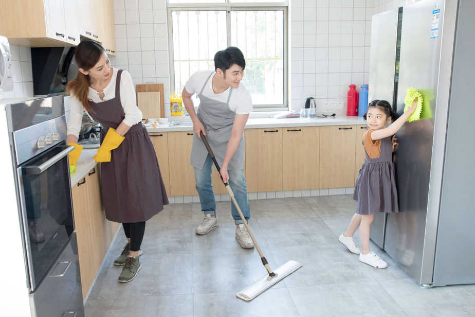 Bí Quyết Giữ Nhà Luôn Sạch Thơm Với Bộ 4 Sản Phẩm Chăm Sóc Gia Đình
